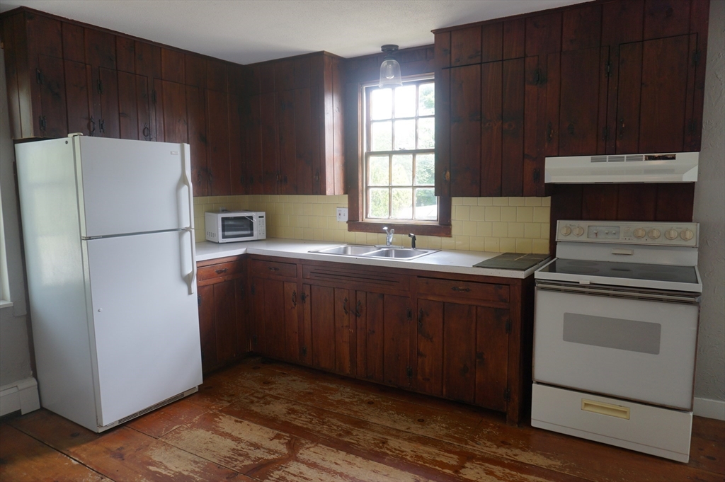 1 bed, 1 bath apartment for rent at 64 Mill St Unit 2, Pepperell — photo 8 of 15