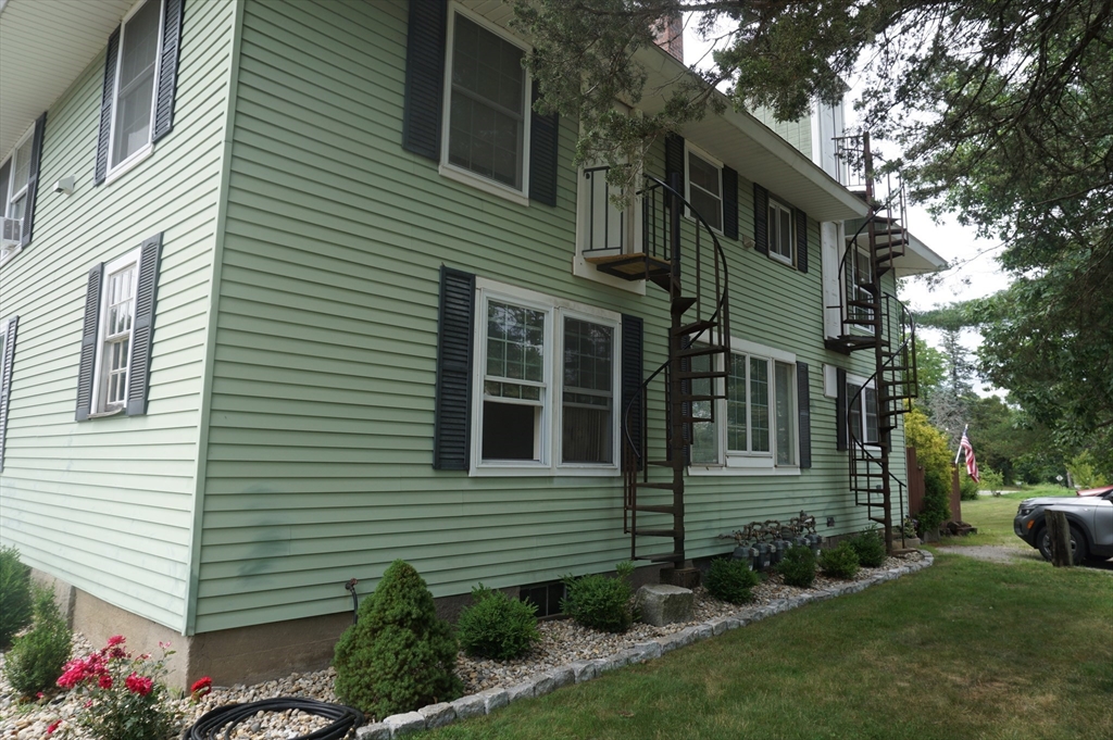 1 bed, 1 bath apartment for rent at 64 Mill St Unit 2, Pepperell — photo 3 of 15