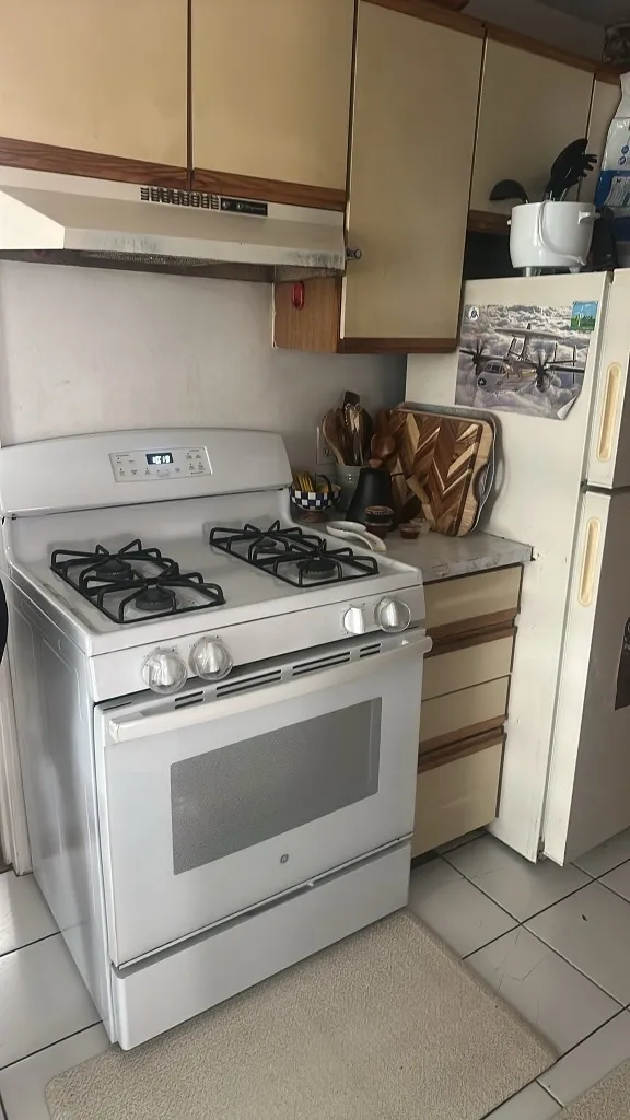2 bed, 1 bath apartment for rent at 64 Murdock St Unit 1, Brighton