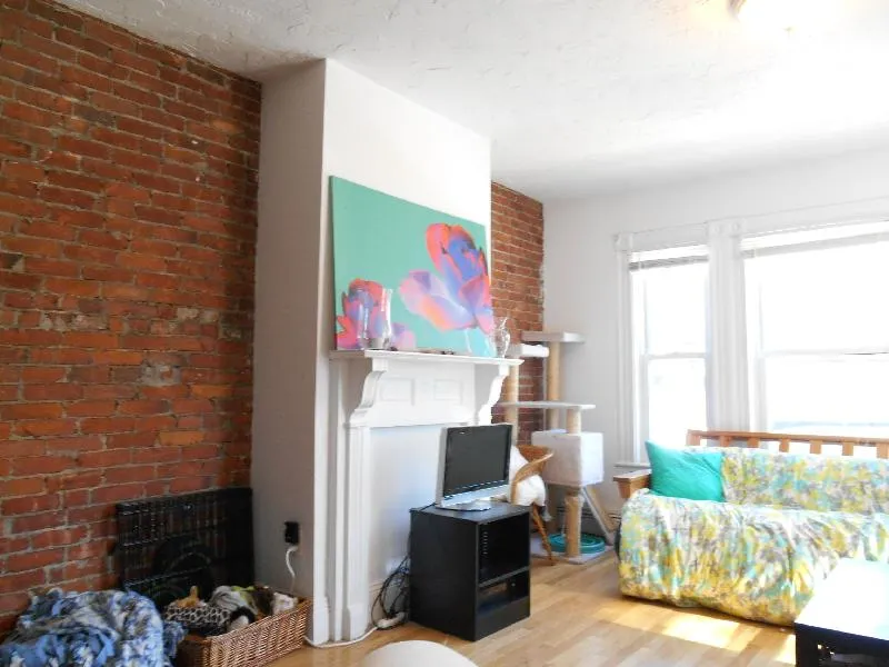 3 bed, 1 bath apartment for rent at 64 Murdock St Unit 2, Brighton — photo 3 of 24