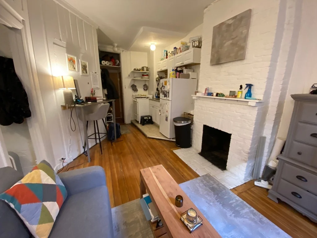 1 bed, 1 bath apartment for rent at 64 Myrtle St Unit 6, Beacon Hill — photo 6 of 8