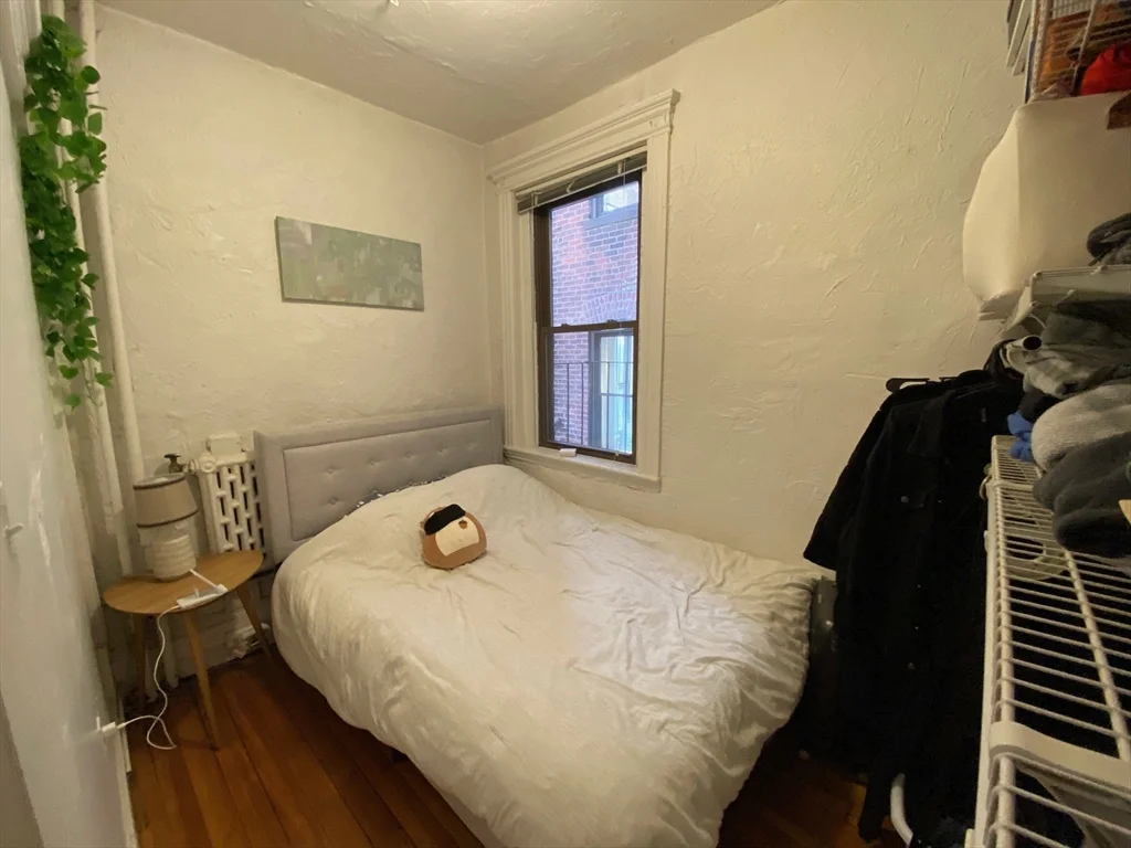 1 bed, 1 bath apartment for rent at 64 Myrtle St Unit 6, Beacon Hill — photo 4 of 8