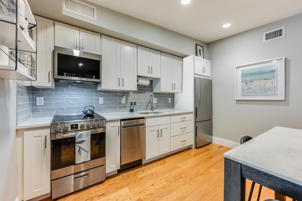 1 bed, 1 bath apartment for rent at 64 O St Unit C, Boston — photo 3 of 10