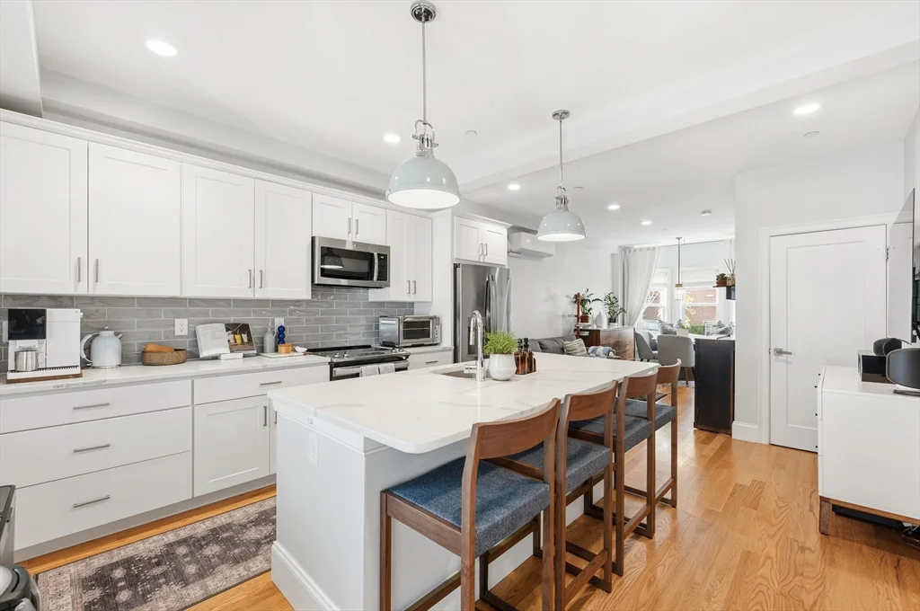 2 bed, 1 bath apartment for rent at 64 O Unit 1, South Boston