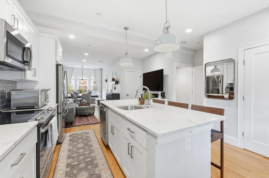 2 bed, 1 bath apartment for rent at 64 O Unit 1, South Boston — photo 4 of 27