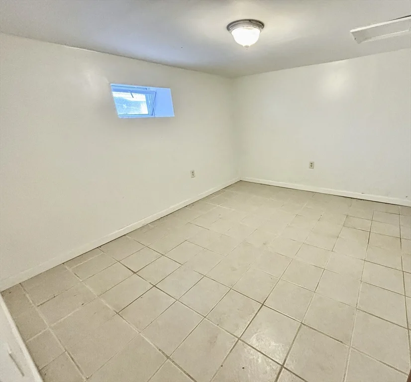 2 bed, 1 bath apartment for rent at 64 Paris St Unit 1, Glenwood — photo 10 of 11