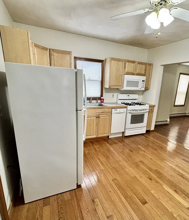 2 bed, 1 bath apartment for rent at 64 Paris St Unit 1, Glenwood — photo 5 of 11