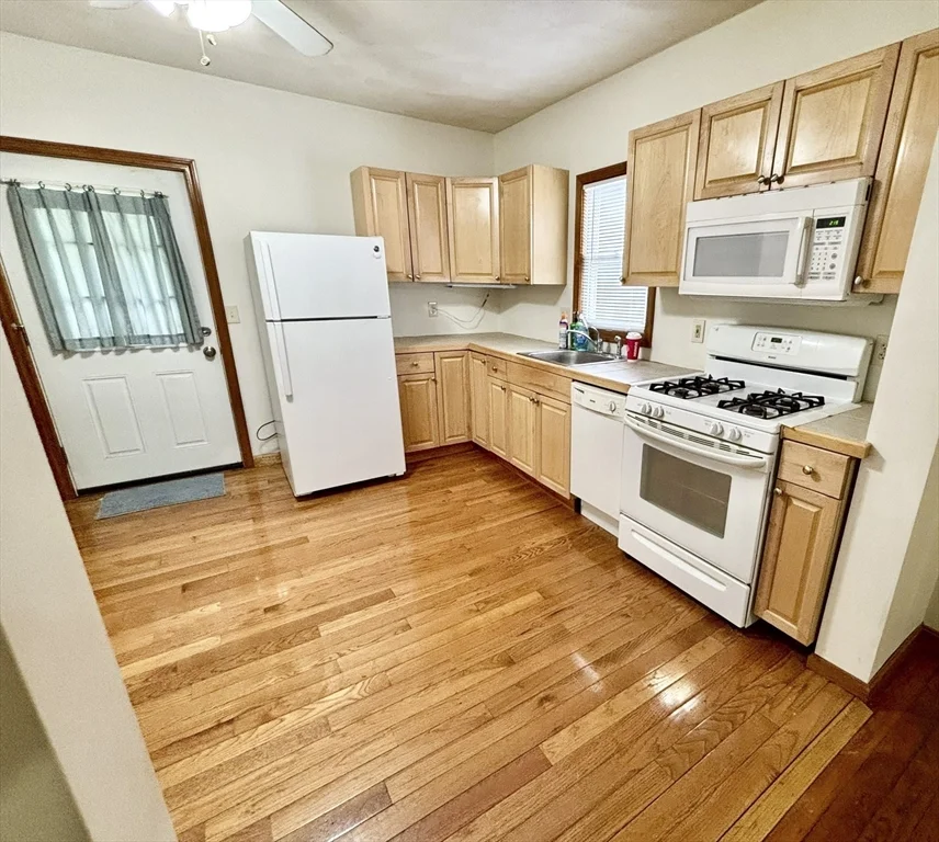 2 bed, 1 bath apartment for rent at 64 Paris St Unit 1, Glenwood — photo 4 of 11