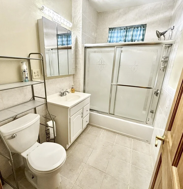 2 bed, 1 bath apartment for rent at 64 Paris St Unit 1, Glenwood — photo 9 of 11