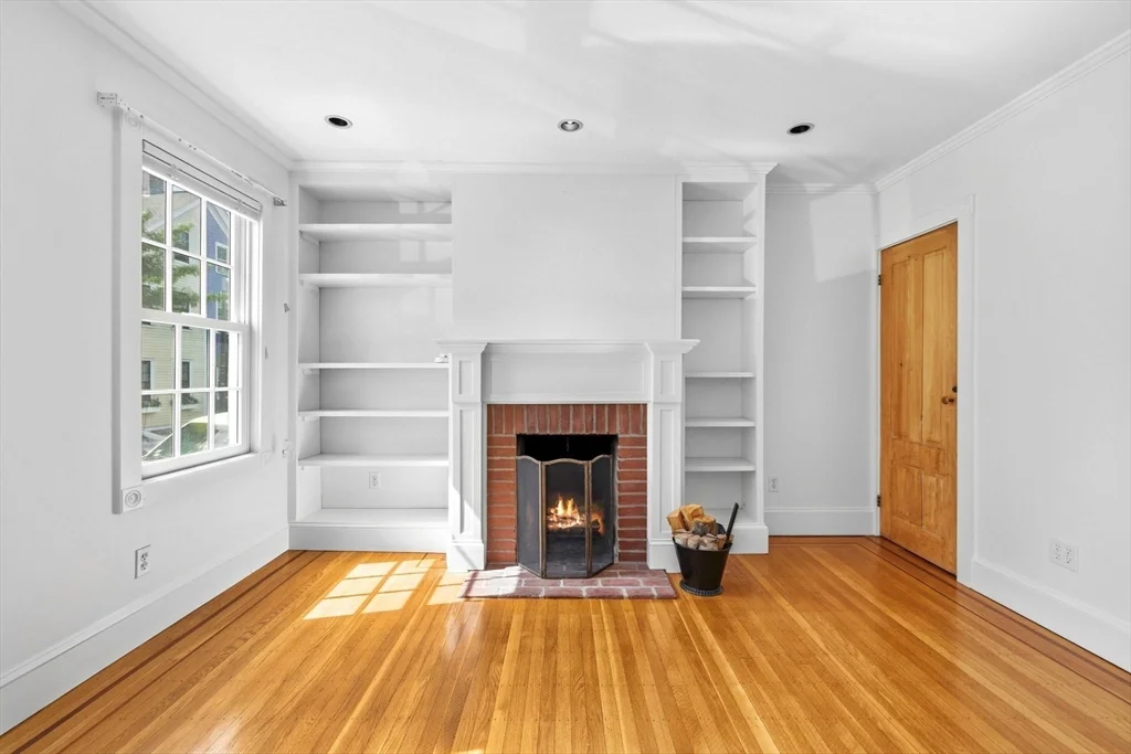 4 bed, 2 bath apartment for rent at 64 Pearl St Unit 00, Charlestown — photo 5 of 29