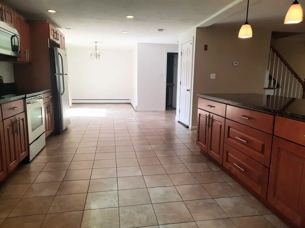 3 bed, 2 bath apartment for rent at 64 Pembroke St Unit 64, Kingston — photo 7 of 13