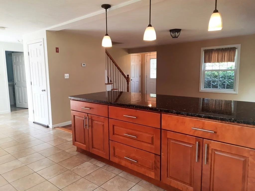 3 bed, 2 bath apartment for rent at 64 Pembroke St Unit 64, Kingston — photo 3 of 13