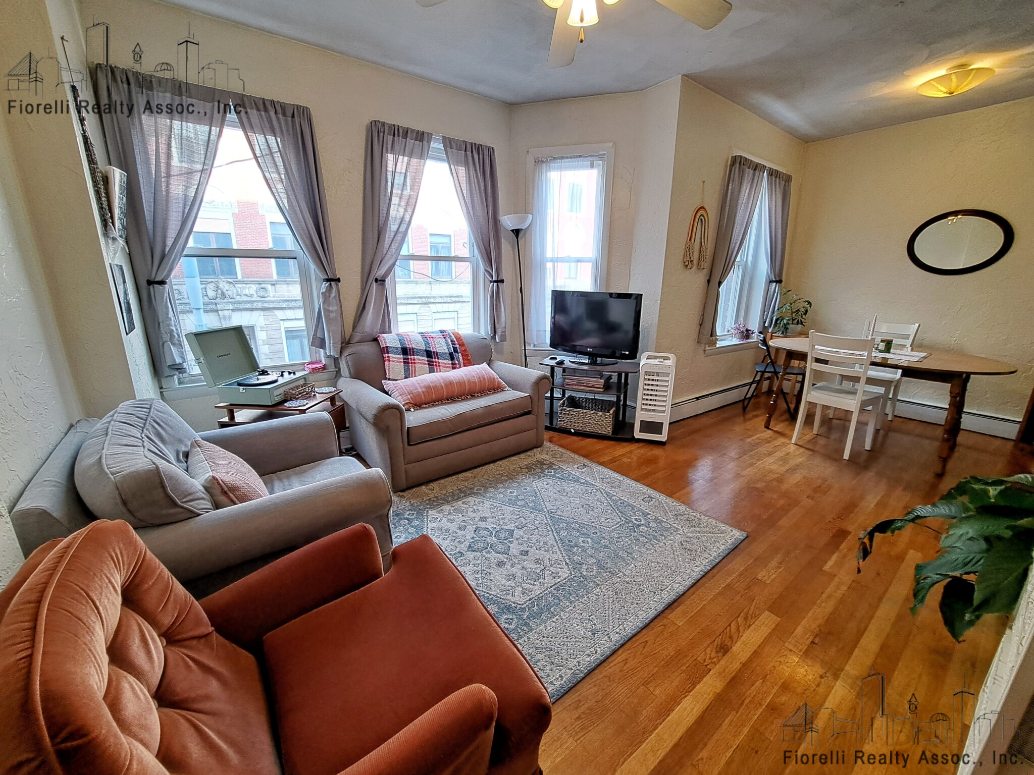 3 bed, 1.5 bath apartment for rent at 64 Prince St Unit 4, North End — photo 2 of 10
