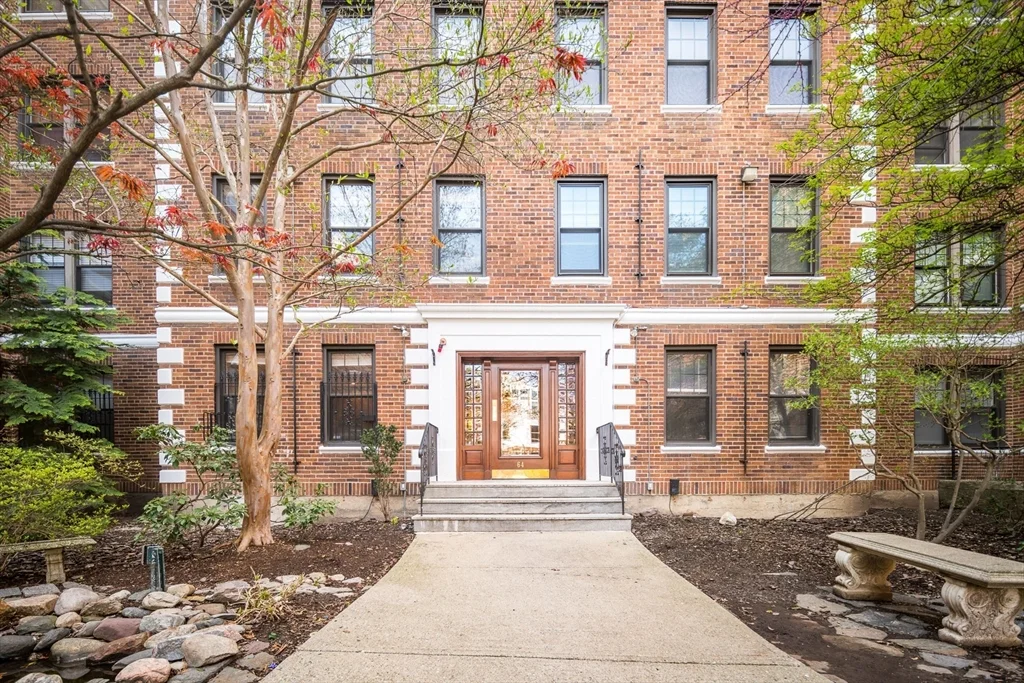 1 bed, 1 bath apartment for rent at 64 Queensberry St Unit 101, Fenway — photo 8 of 10