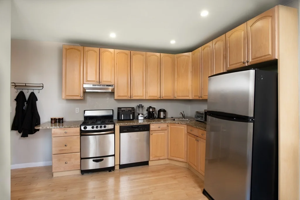1 bed, 1 bath apartment for rent at 64 Queensberry St Unit 101, Fenway — photo 4 of 10