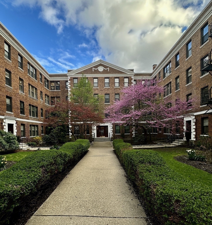 Studio bed, 1 bath apartment for rent at 64 Queensberry Unit 310, Fenway