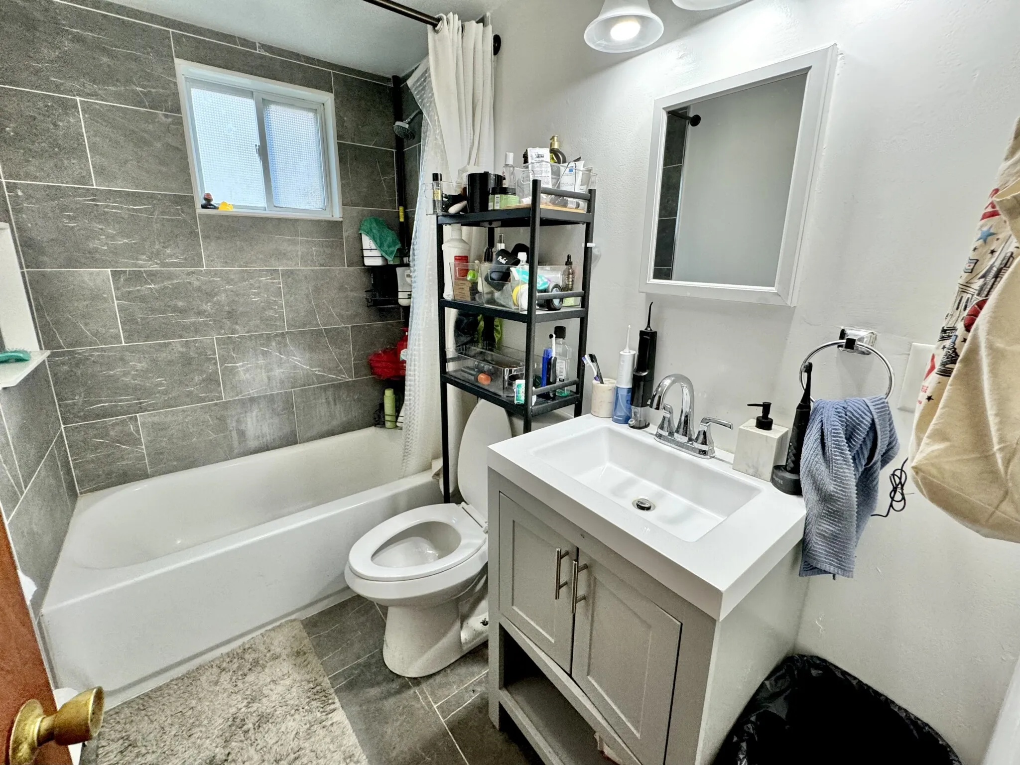 3 bed, 1 bath apartment for rent at 64 Ridgemont St Unit 1, Brighton — photo 3 of 15