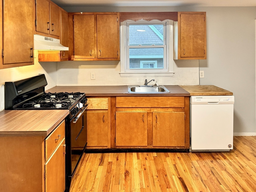 3 bed, 1 bath apartment for rent at 64 Ridgemont St Unit 2, Brighton — photo 17 of 41