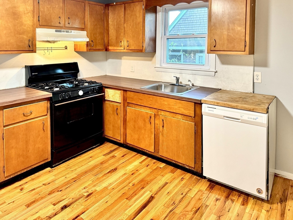 3 bed, 1 bath apartment for rent at 64 Ridgemont St Unit 2, Brighton — photo 18 of 41