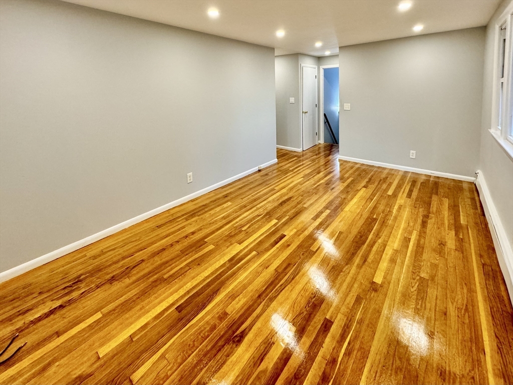 3 bed, 1 bath apartment for rent at 64 Ridgemont St Unit 2, Brighton — photo 3 of 41