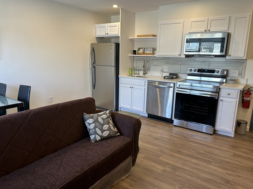 1 bed, 1 bath apartment for rent at 64 Salem St Unit 01, Medford — photo 3 of 9