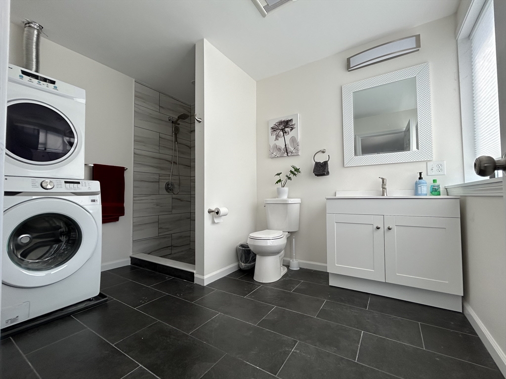 1 bed, 1 bath apartment for rent at 64 Salem St Unit 01, Medford — photo 9 of 9