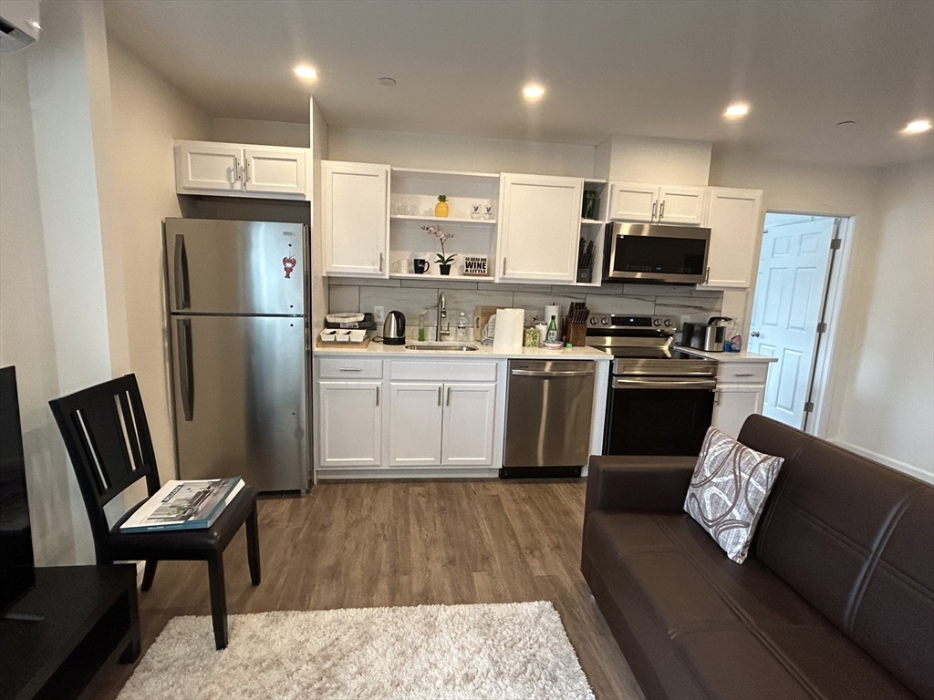 1 bed, 1 bath apartment for rent at 64 Salem St Unit 02, Medford — photo 3 of 8