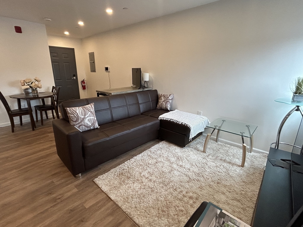 1 bed, 1 bath apartment for rent at 64 Salem St Unit 02, Medford — photo 4 of 8