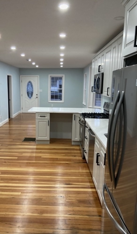 4 bed, 1 bath apartment for rent at 64 Samoset Ave Unit 1, Hull — photo 2 of 13