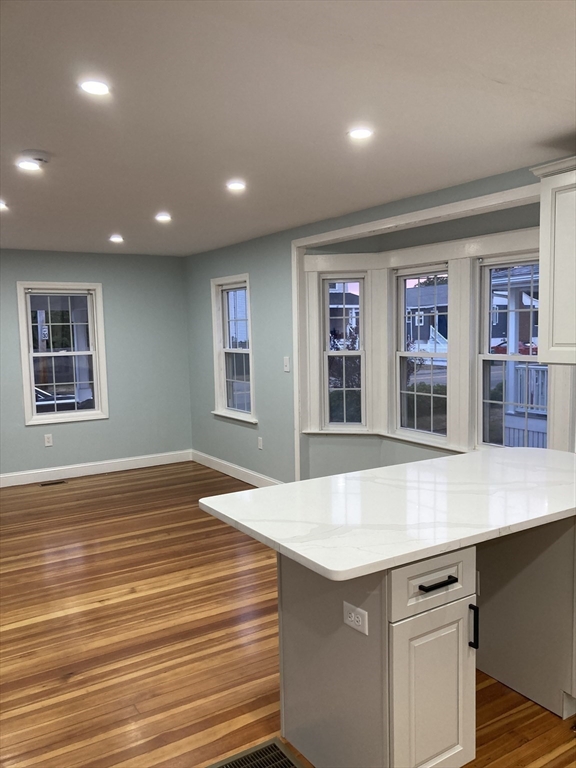 4 bed, 1 bath apartment for rent at 64 Samoset Ave Unit 1, Hull — photo 6 of 13