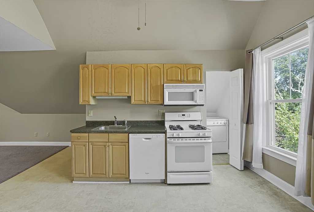 2 bed, 1 bath apartment for rent at 64 South St Unit 3, Westborough — photo 3 of 15