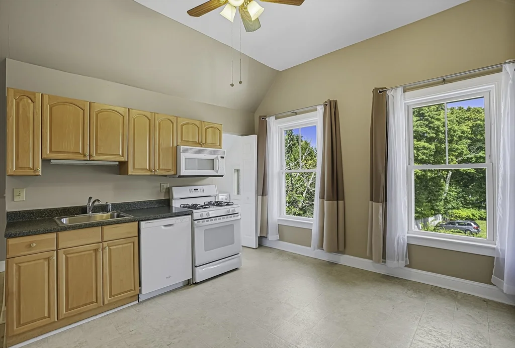 2 bed, 1 bath apartment for rent at 64 South St Unit 3, Westborough — photo 2 of 15