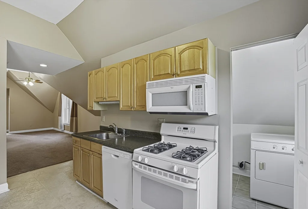 2 bed, 1 bath apartment for rent at 64 South St Unit 3, Westborough — photo 4 of 15