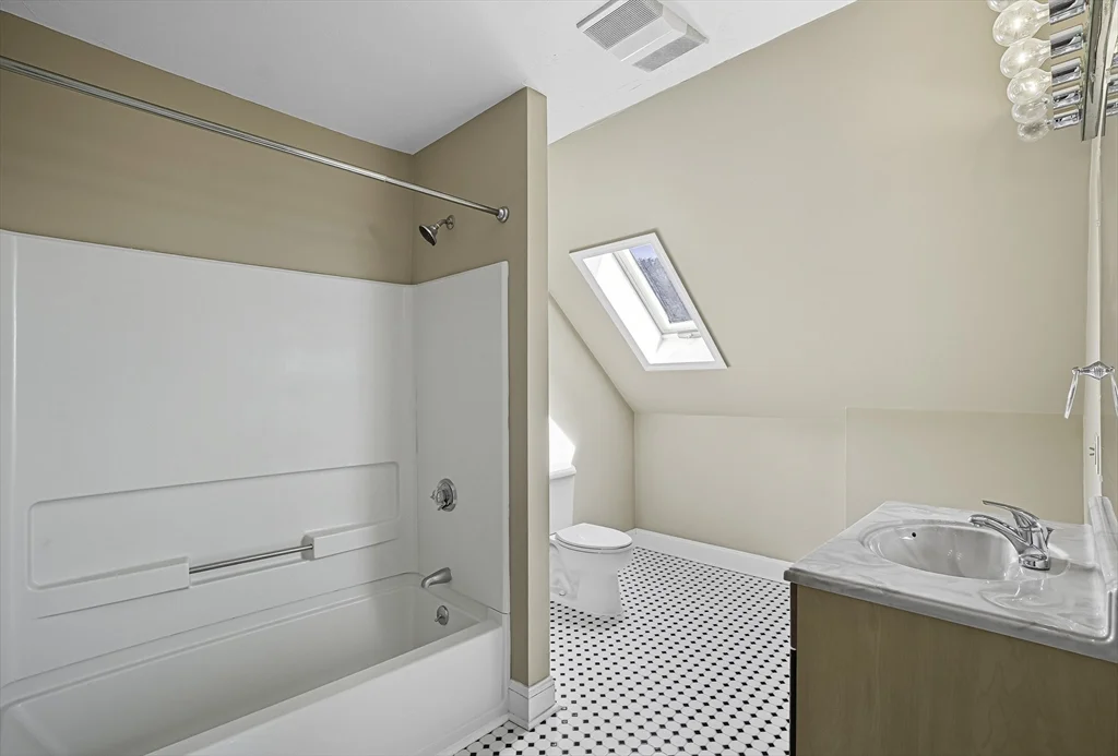 2 bed, 1 bath apartment for rent at 64 South St Unit 3, Westborough — photo 13 of 15