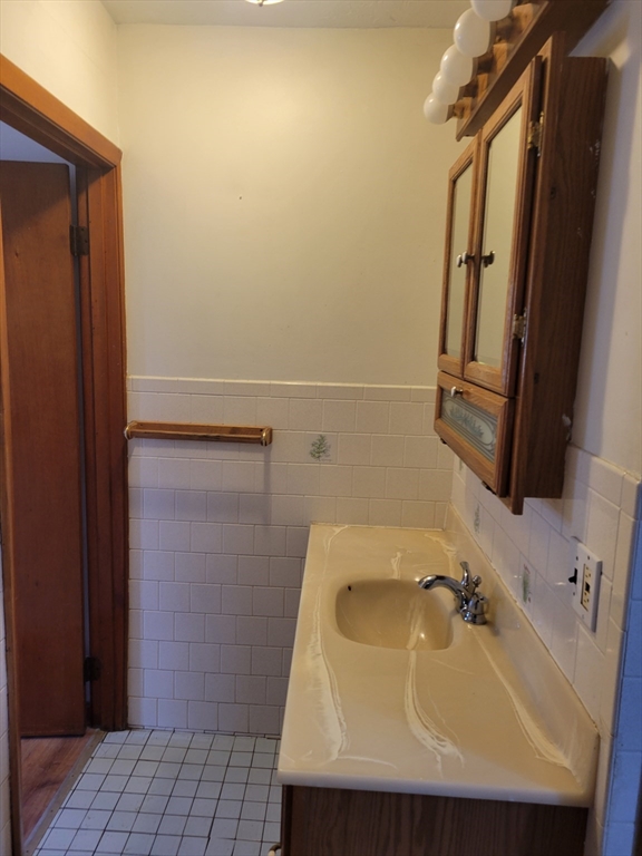 2 bed, 1 bath apartment for rent at 64 Summer St Unit 1, Stoughton — photo 9 of 10