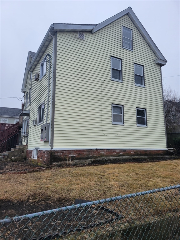 3 bed, 1 bath apartment for rent at 64 Summer St Unit 2, Stoughton — photo 2 of 10