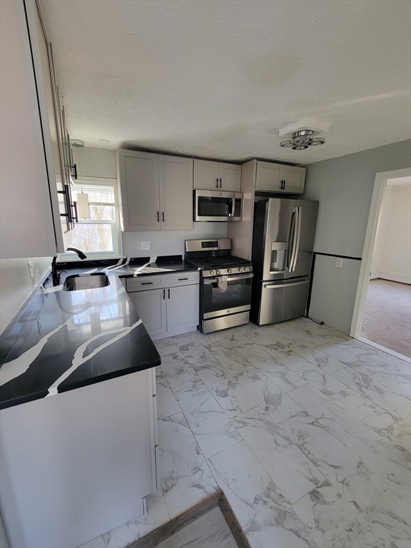 3 bed, 1 bath apartment for rent at 64 Summer St Unit 2, Stoughton — photo 5 of 10