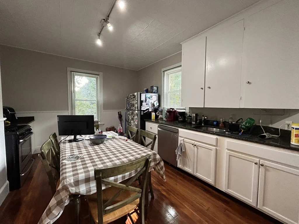 3 bed, 1 bath apartment for rent at 64 Surrey St Unit A, Brighton — photo 4 of 16