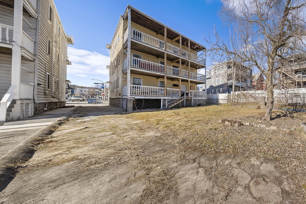 3 bed, 1 bath apartment for rent at 64 Topliff St Unit 2, Boston — photo 24 of 29