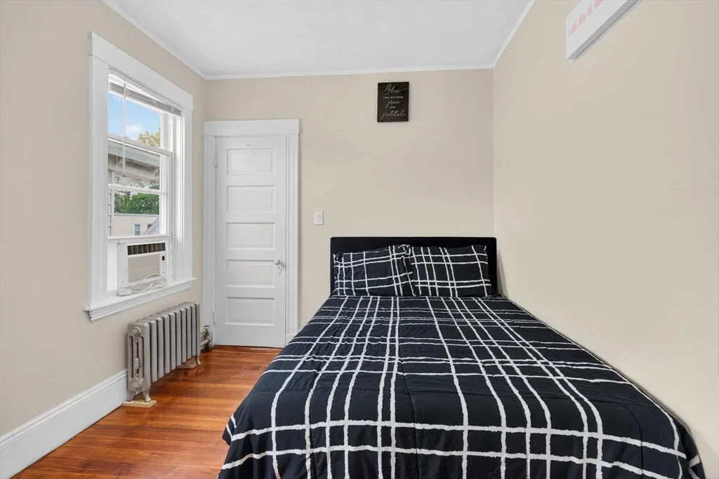 3 bed, 1 bath apartment for rent at 64 Topliff Unit 3, Dorchester — photo 6 of 36