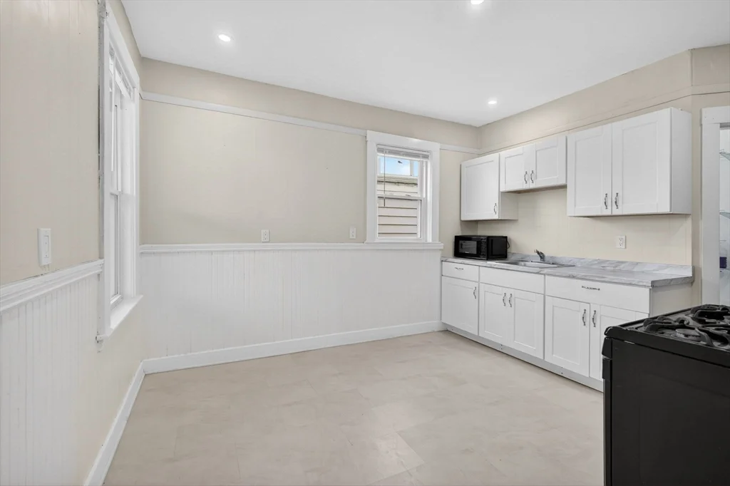 3 bed, 1 bath apartment for rent at 64 Topliff Unit 3, Dorchester — photo 17 of 36