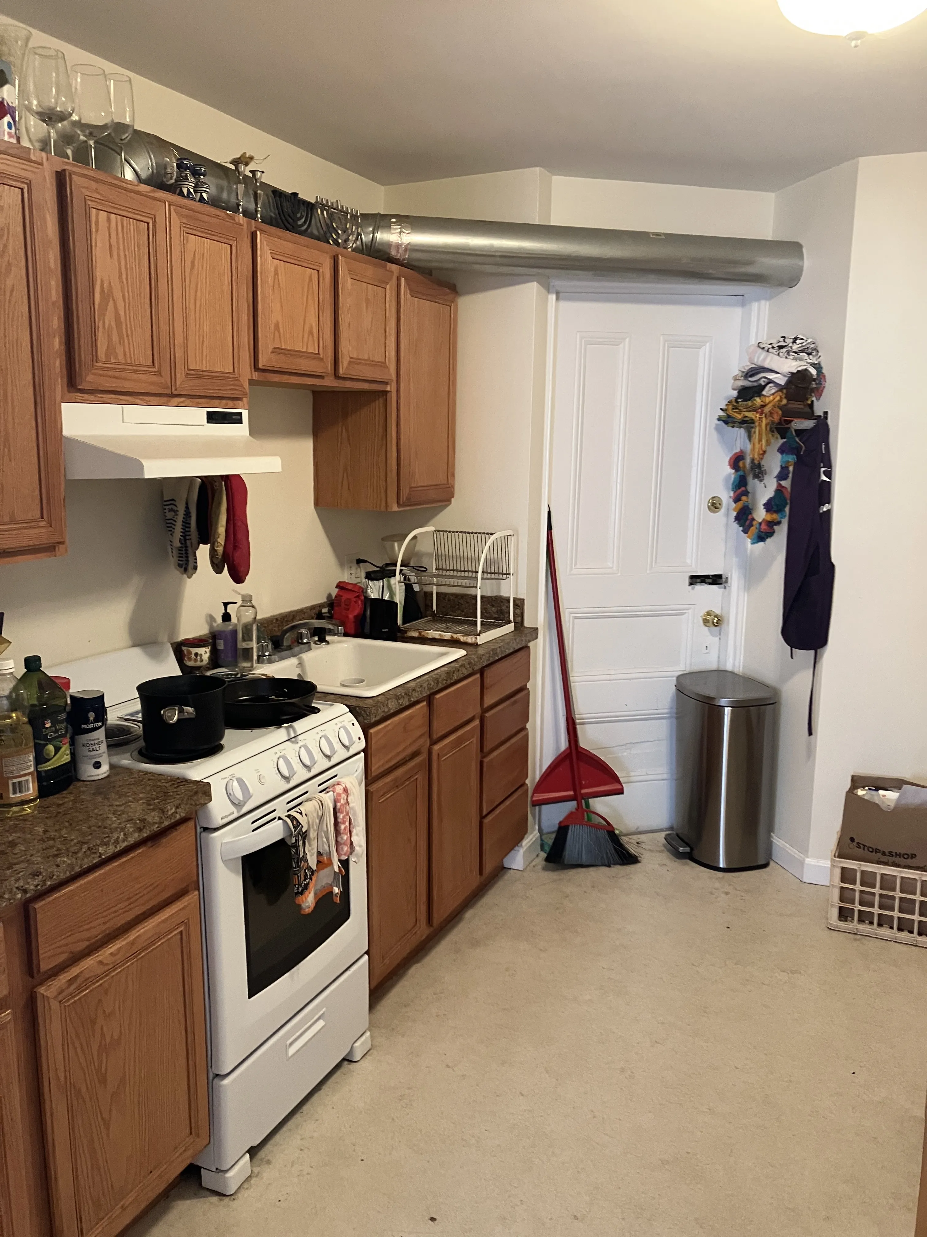 2 bed, 1 bath apartment for rent at 64 Union Sq Unit 54, Union Square — photo 1 of 12