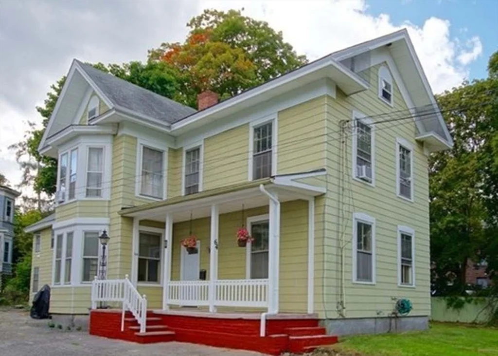 3 bed, 1 bath apartment for rent at 64 Union St Unit 2, Methuen — photo 1 of 8