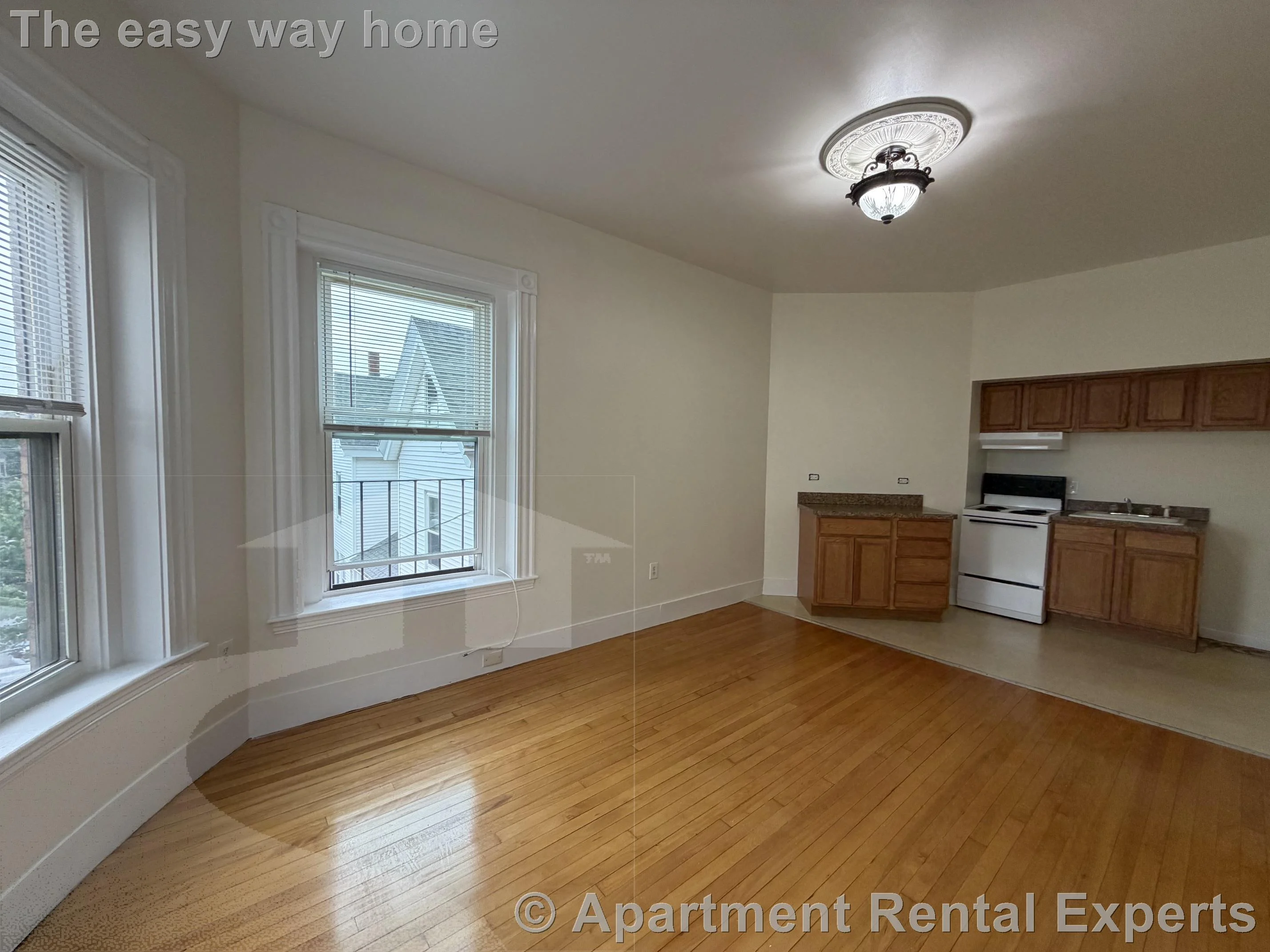 Studio bed, 1 bath apartment for rent at 64 Vinal Ave Unit 3, Spring Hill — photo 2 of 9