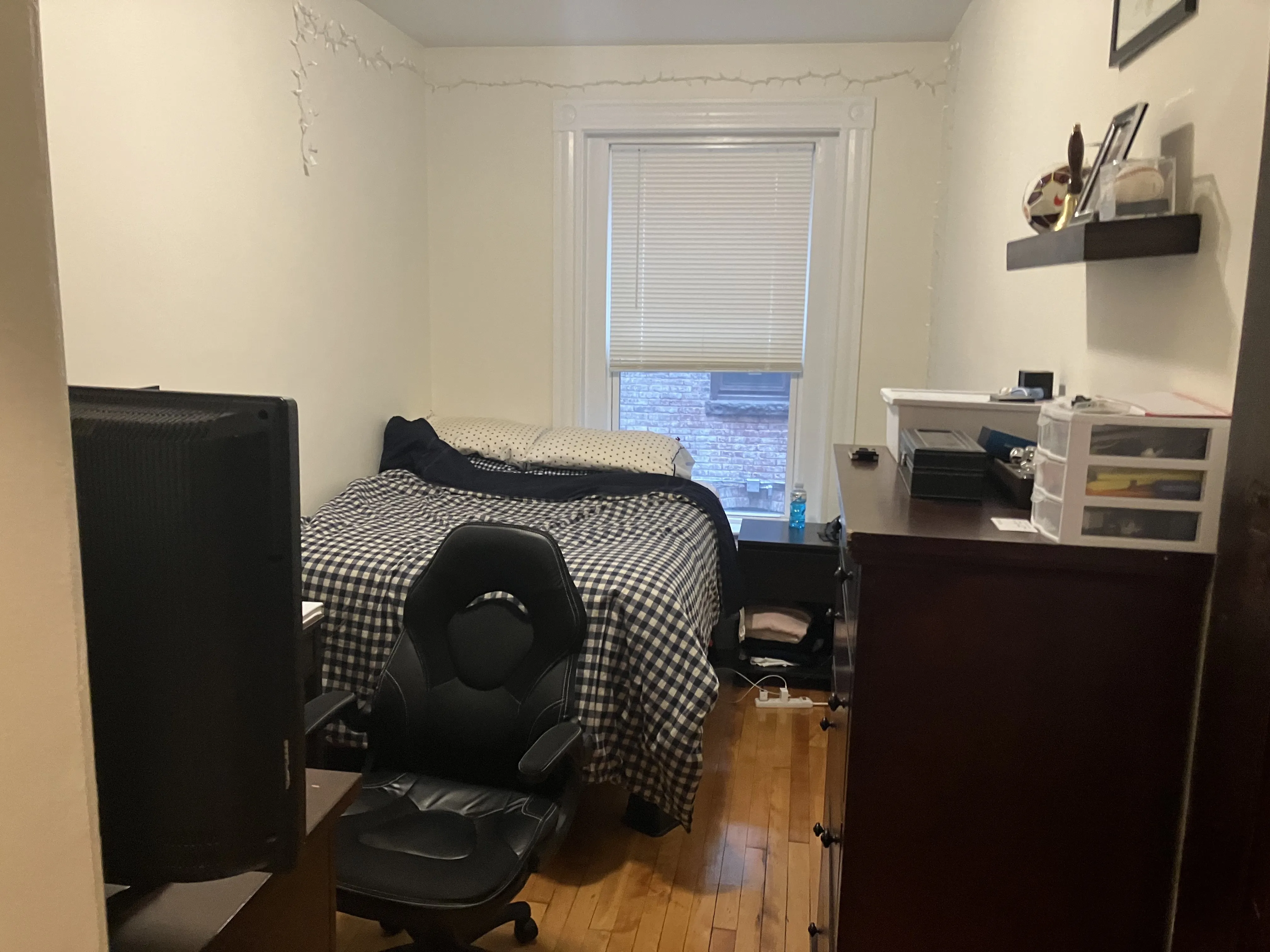 2 split bed, 1 bath apartment for rent at 64 Vinal Ave Unit A, Union Square — photo 12 of 12