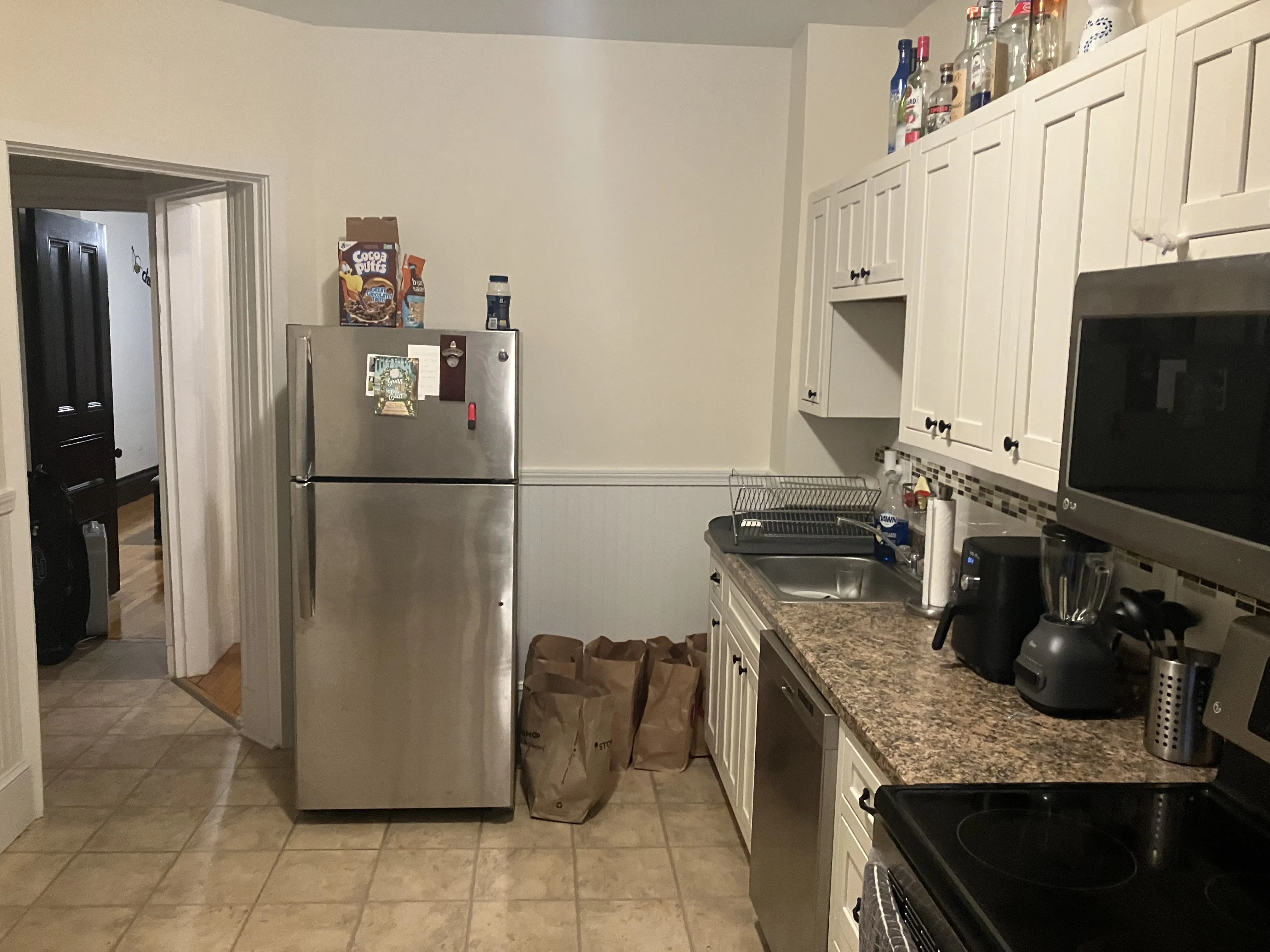 2 split bed, 1 bath apartment for rent at 64 Vinal Ave Unit A, Union Square — photo 2 of 12