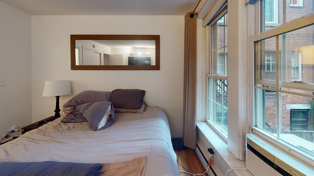 1 bed, 1 bath apartment for rent at 64 West Cedar St Unit 2, Beacon Hill — photo 4 of 6