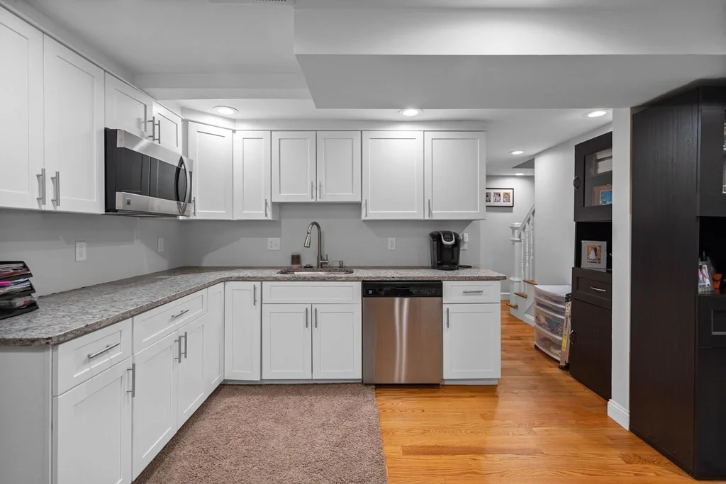5 bed, 4+ bath apartment for rent at 64 Waltham St Unit 1, Watertown — photo 22 of 32