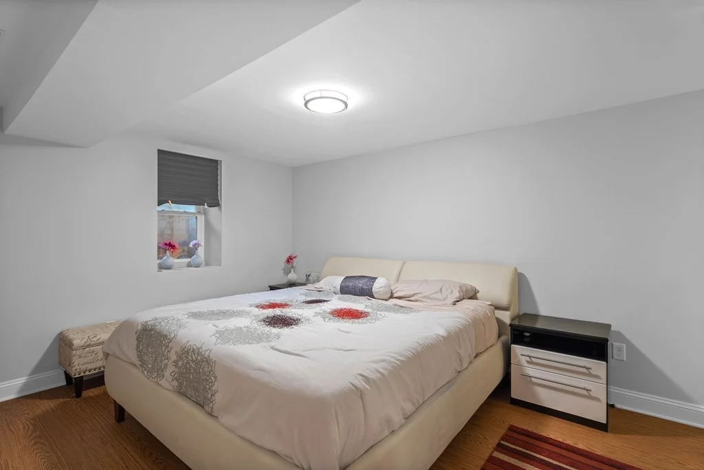 5 bed, 4+ bath apartment for rent at 64 Waltham St Unit 1, Watertown — photo 25 of 32