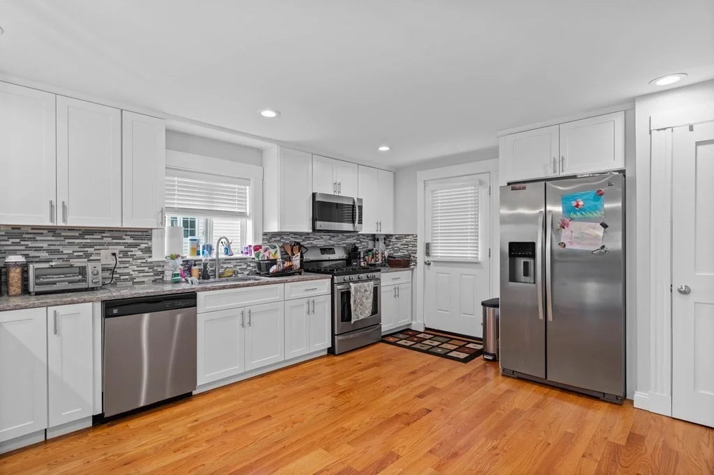 5 bed, 4+ bath apartment for rent at 64 Waltham St Unit 1, Watertown — photo 2 of 32